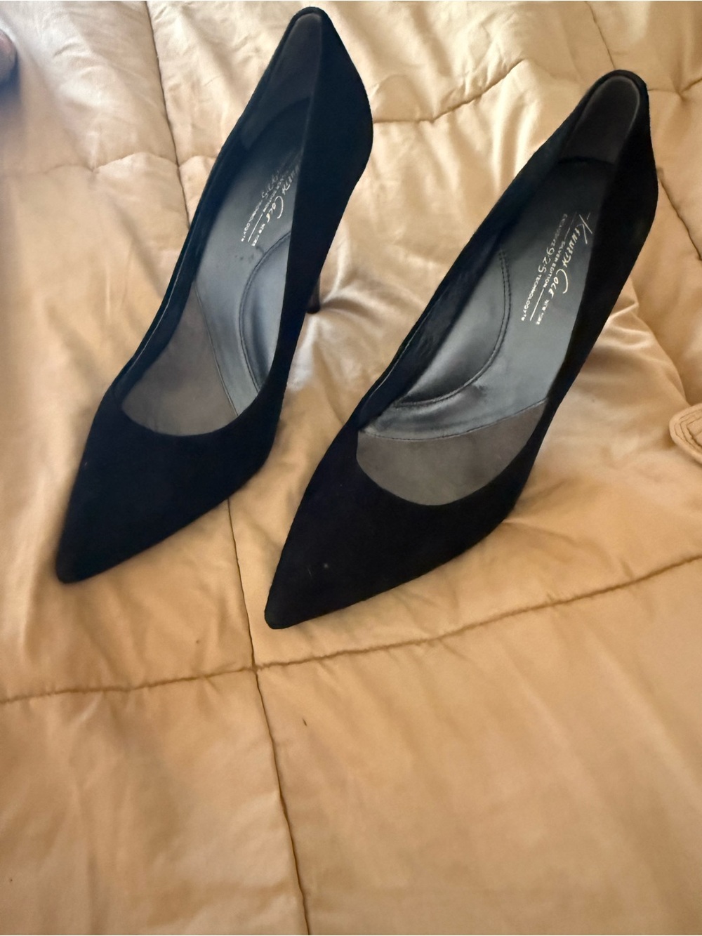 Kenneth Cole Women's Black Pointed Toe Suede Pumps